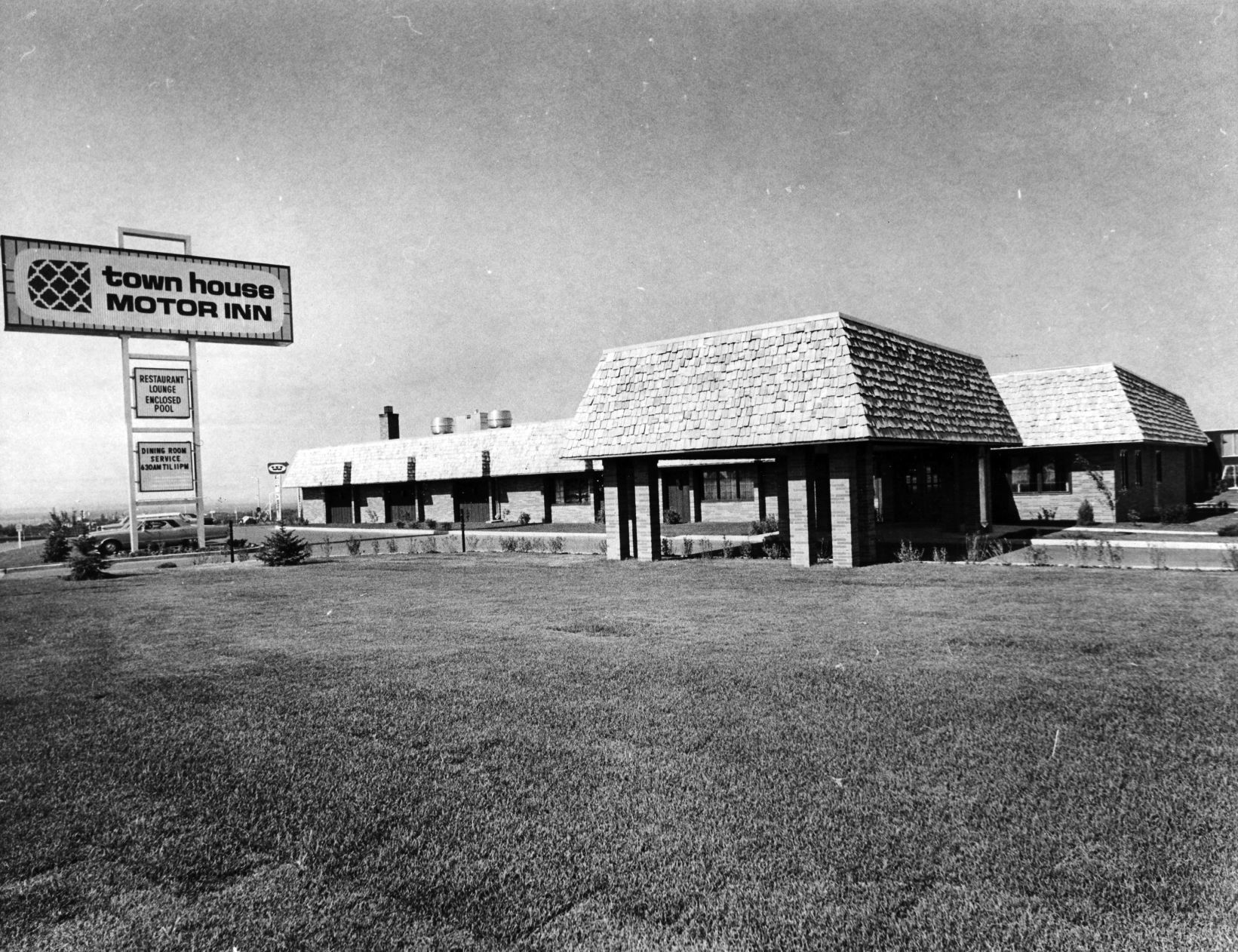 Town House Motor Inn